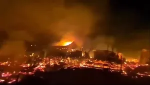 آتش‌سوزی ویرانگر بازار و خانه‌ها در اندونزی