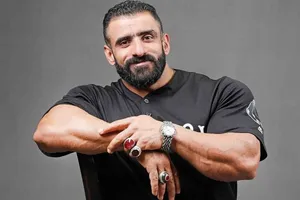 هادی چوپان: فقیر بودن من را مسخره می‌کردند؛ با خاک گیوه پاسخ‌شان را دادم