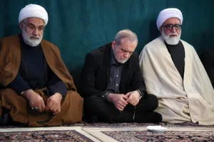 حضور پزشکیان در مراسم چهلم شهدای دی ماه در مشهد