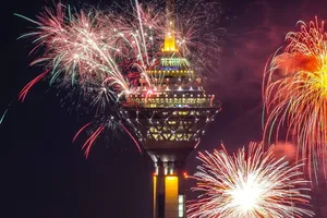 نورافشانی در شب چهل و هفتمین سالگرد پیروزی انقلاب اسلامی