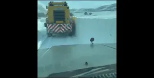 برف سنگین در آذربایجان غربی؛ ارتفاع برف به ۱.۵ متر رسید (فیلم)