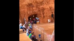 زمین فوتبال متفاوت در مراکش با ظاهری غیرمعمول!