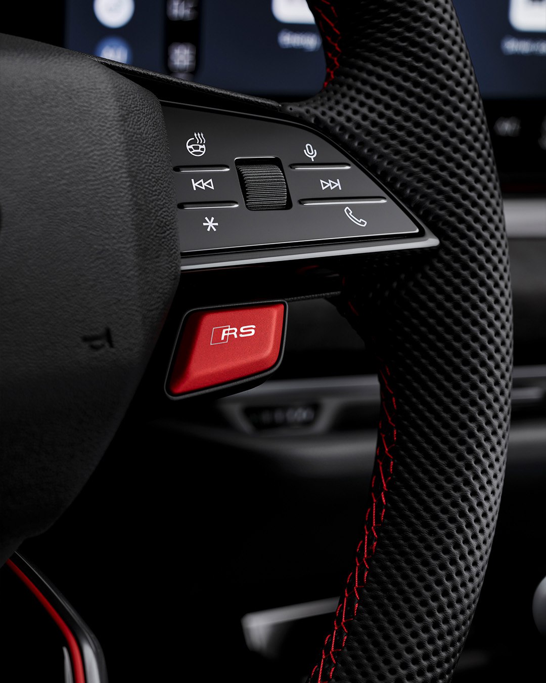 RS5 که حالا وارد نسل تازه خودش شده همچنان مسیر جذاب موفقیت خود را ادامه داده است. مخصوصا نسخه Avant که از همان ابتدا برایم جذاب ترین فرم بدنه در خانواده RS بوده است.