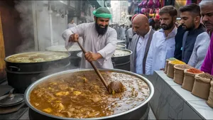 غذا‌های خیابانی خوشمزه پیشاور و روش پخت سنتی آنها