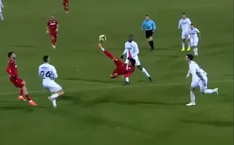 گل قیچی برگردان چرخشی الخاندرو پیدراهیتا همه را شگفت‌زده کرد