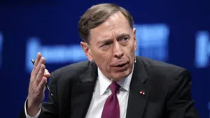 رئیس سابق سیا: حمله به ایران منجر به تغییر نظام نمی شود