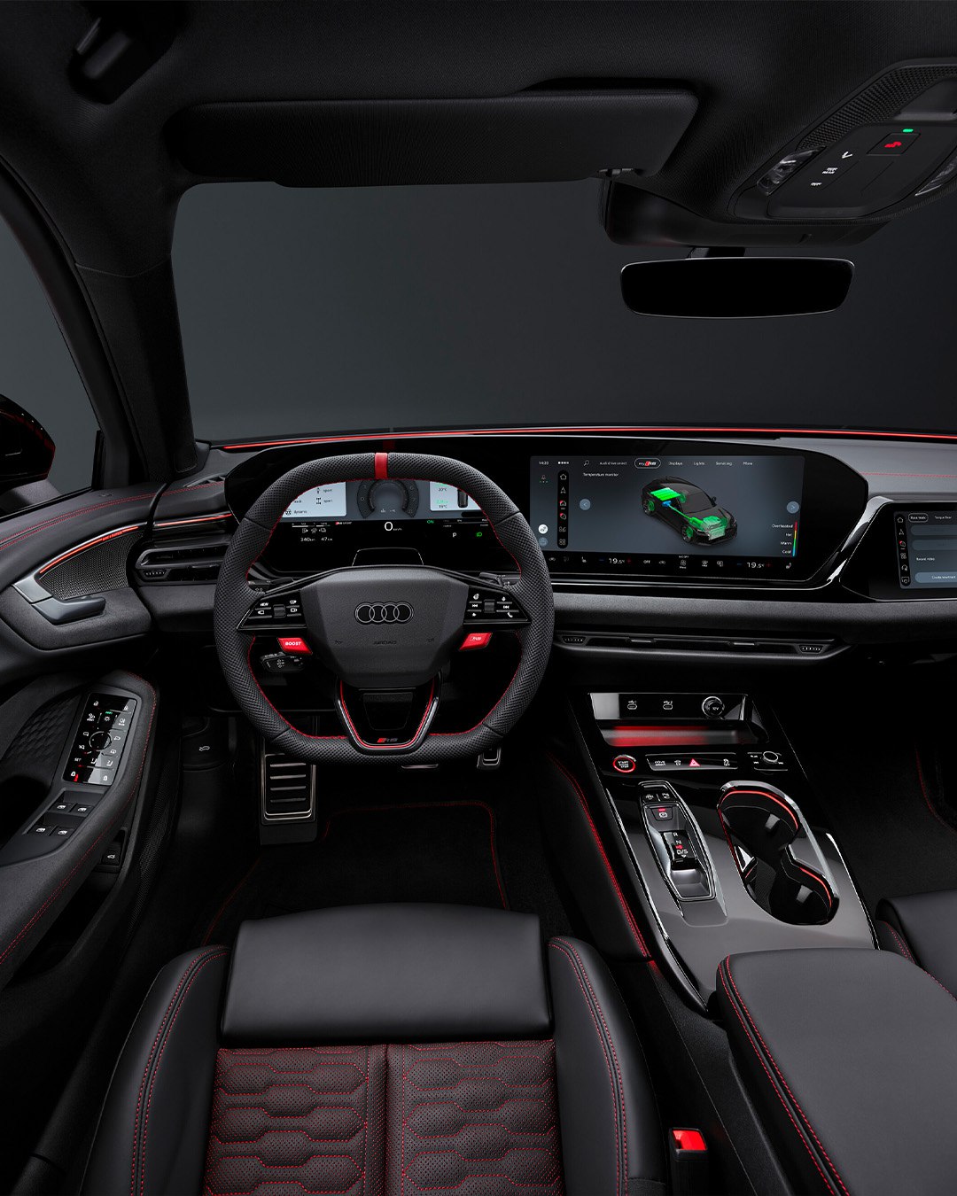 RS5 که حالا وارد نسل تازه خودش شده همچنان مسیر جذاب موفقیت خود را ادامه داده است. مخصوصا نسخه Avant که از همان ابتدا برایم جذاب ترین فرم بدنه در خانواده RS بوده است.