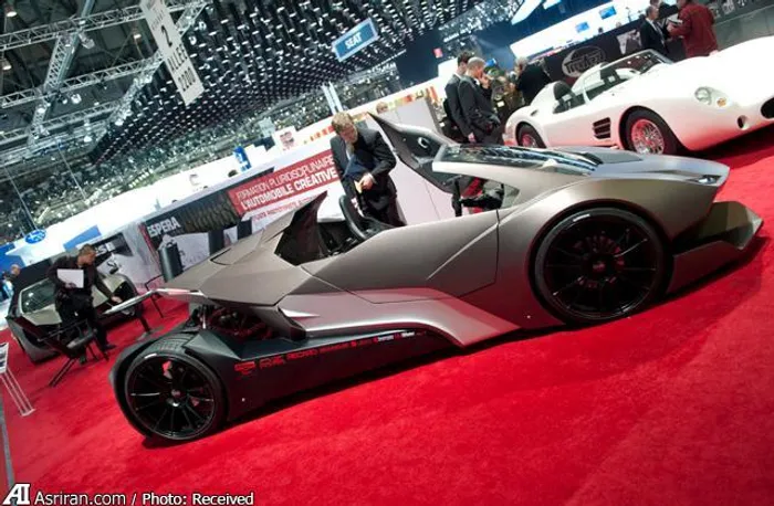 اولوتزیونه در نمایشگاه ژنو 2001 / با موتور 4 سیلندر 1.8 لیتری توربو از آئودی و خروجی 180 اسب بخار