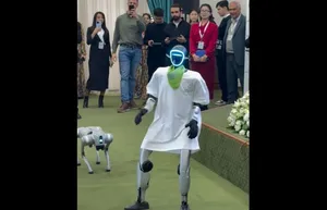 تصاویری از رقص دیدنی یک ربات (فیلم)