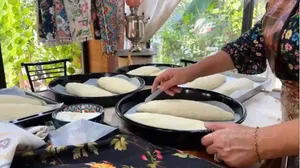پخت غذای سنتی با غاز و نان تازه در روستای آذربایجان