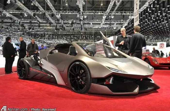 اولوتزیونه در نمایشگاه ژنو 2001 / با موتور 4 سیلندر 1.8 لیتری توربو از آئودی و خروجی 180 اسب بخار